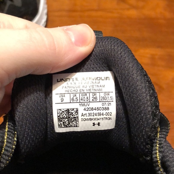 Womens Under Armour 3024594-002 Flow Breakthru 2 basketball shoes - Picture 8 of 12